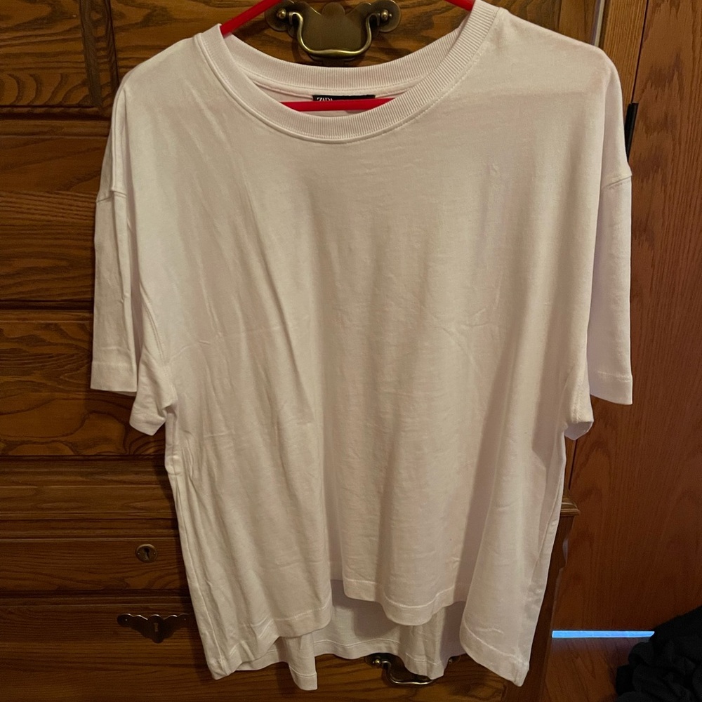 ZARA NEVER WORN oversized T- shirt, size medium